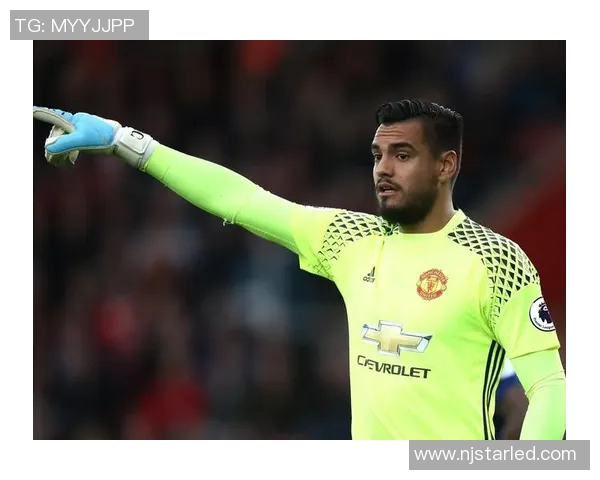 世界足球最美球星盘点：那些令人心动的俊朗面孔与超凡球技