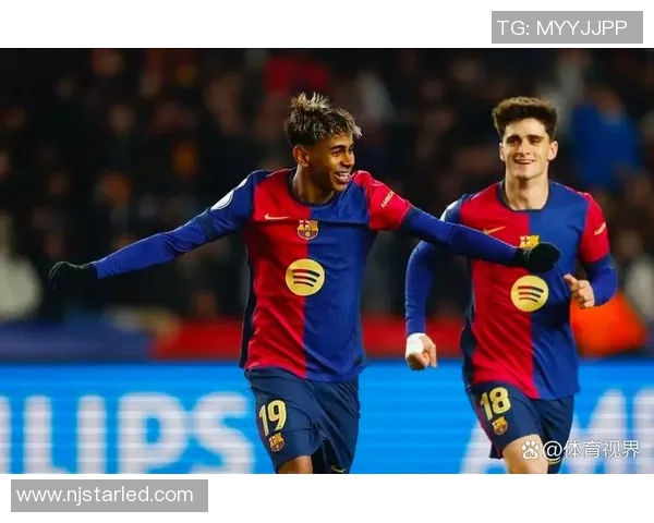 全球足球球星身形对比前十名排名解析 体型与实力的完美结合