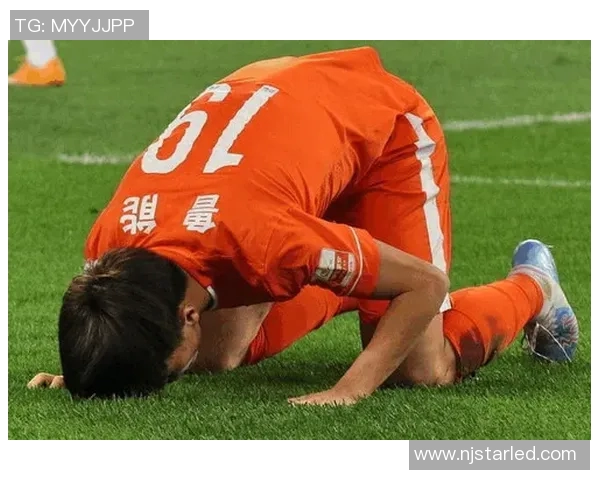 耐克足球鞋球星系列推荐与独特设计分析